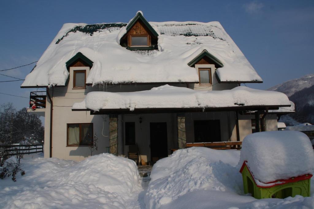 Готель Vila Sucu Пояна-Марулуй Екстер'єр фото